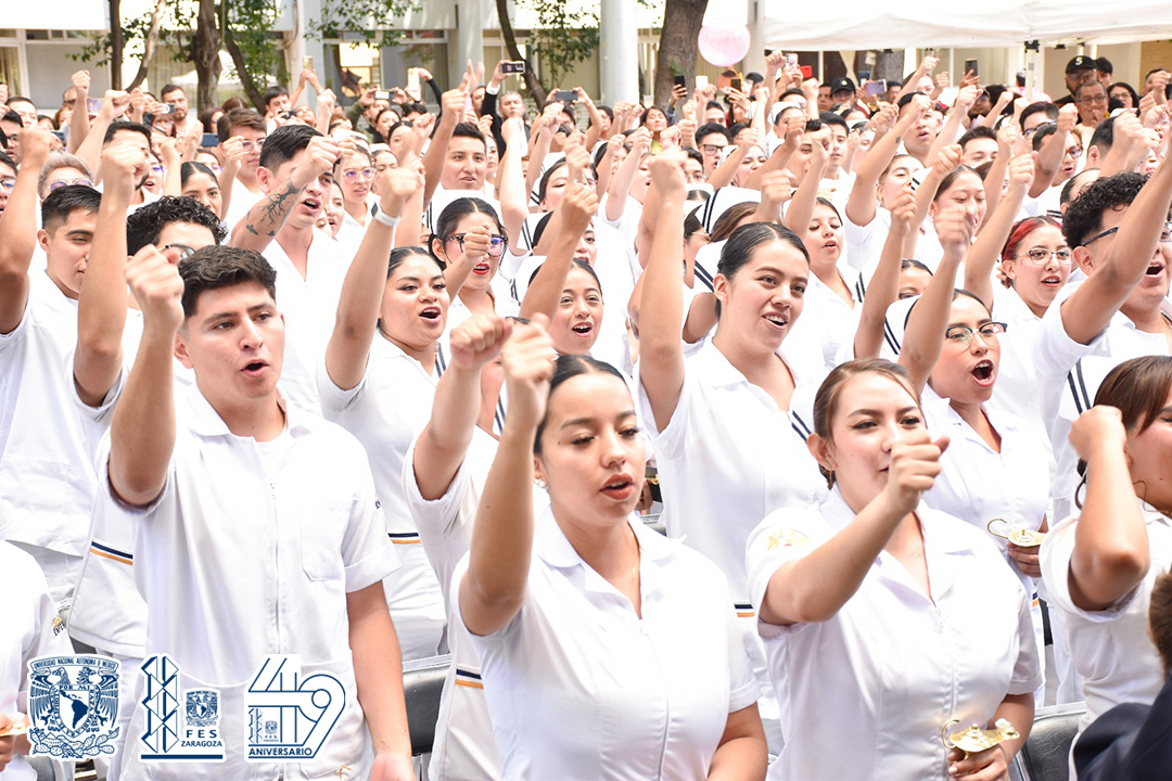 Más de 280 profesionales de la Enfermería reciben la luz de sus docentes